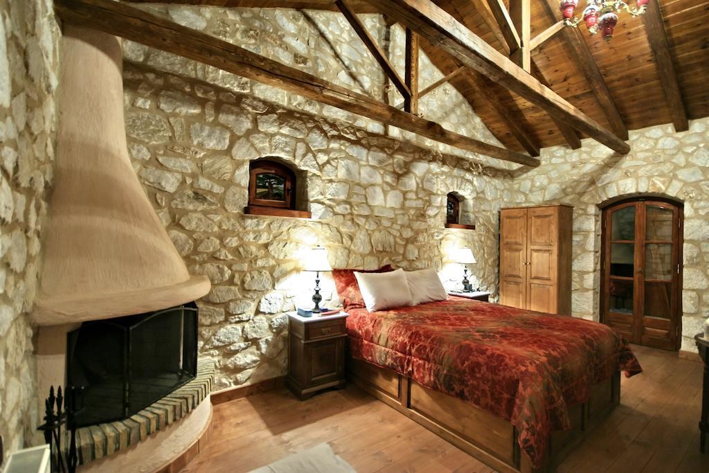 Archontiko Kolokotroni Hotel Stemnitsa Room photo